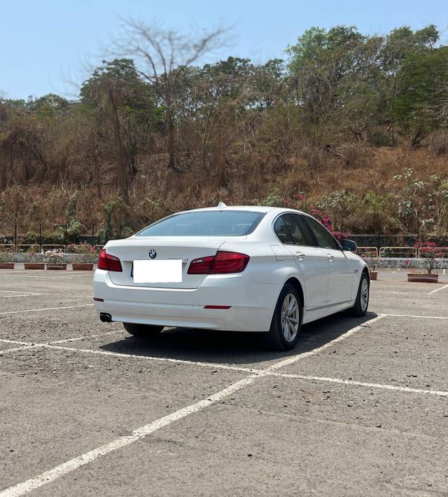 https://images10.gaadi.com/usedcar_image/4531152/original/processed_7a51f2e0edb8c68834a4aec7847f6c6d.jpeg?imwidth=6401