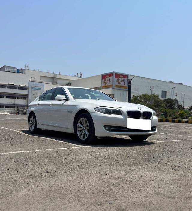 https://images10.gaadi.com/usedcar_image/4531152/original/processed_a60a17720f01bea1dad1a66713d185d6.jpeg?imwidth=6400