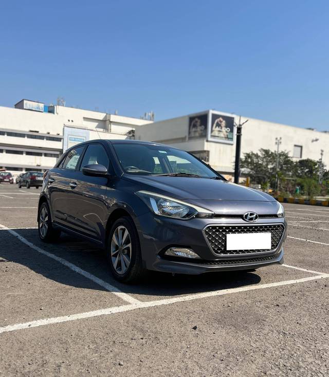 https://images10.gaadi.com/usedcar_image/4531157/original/processed_0905d5c10aab14e1f04edc34d74549c0.jpeg?imwidth=6400
