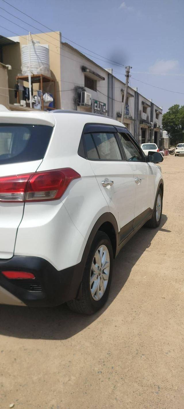 https://images10.gaadi.com/usedcar_image/4531163/original/processed_bbe3469e70a23d3800d4e07b28ae0934.jpg?imwidth=6402
