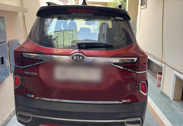 https://images10.gaadi.com/usedcar_image/4531191/original/ee472e8d-0115-444f-a3ef-16a202f46928.?imwidth=6401