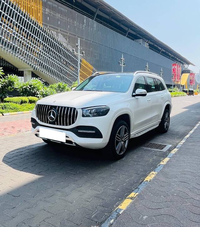 https://images10.gaadi.com/usedcar_image/4531208/original/processed_698220480fa2af91cac90b8dbf684c46.jpg?imwidth=6402