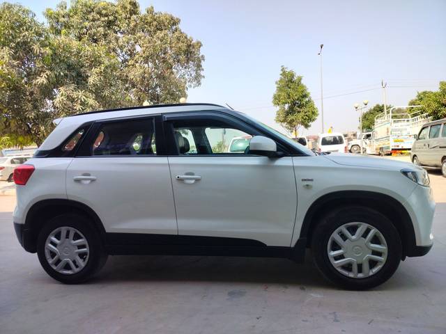 https://images10.gaadi.com/usedcar_image/4531209/original/f287f9fc0eb2328d2d1a897582d87f70.jpg?imwidth=6401