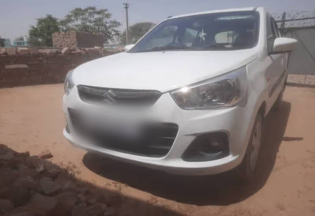 https://images10.gaadi.com/usedcar_image/4531214/original/a1d16aec-8f40-4016-b0c0-75f8328cfaac.?imwidth=6402