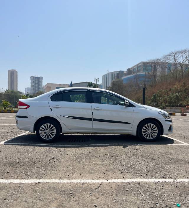 https://images10.gaadi.com/usedcar_image/4531215/original/a5c826d588f0393ca2507489793042bd.jpeg?imwidth=6401