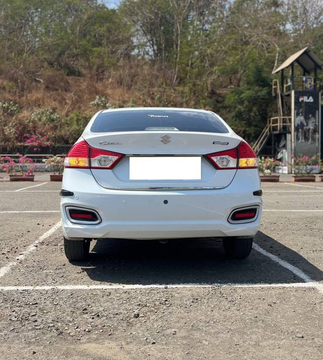 https://images10.gaadi.com/usedcar_image/4531215/original/processed_433a2bc05515a4d755c6fafd92c97925.jpeg?imwidth=6402