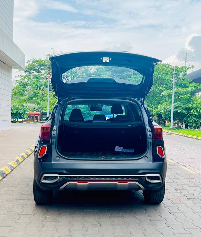 https://images10.gaadi.com/usedcar_image/4531222/original/bc654ae22345e5704e9846d31f95d64b.jpg?imwidth=6401