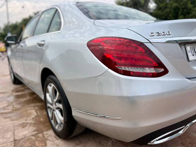 https://images10.gaadi.com/usedcar_image/4531224/original/processed_43bcd372fc1064c4541ff4657f722707.jpg?imwidth=6402