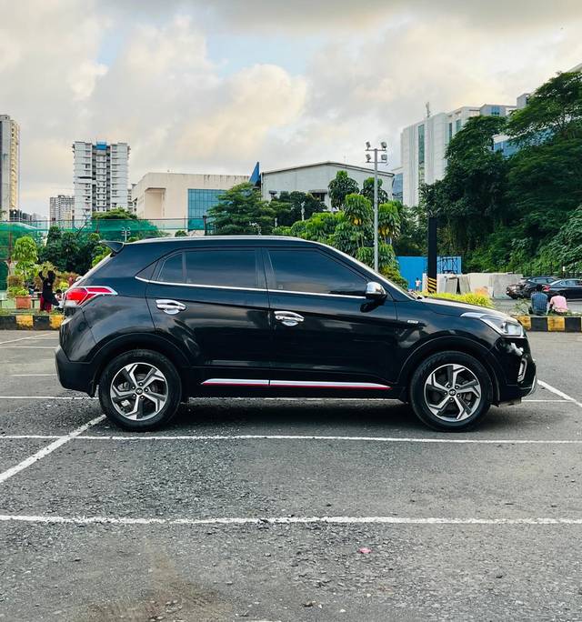 https://images10.gaadi.com/usedcar_image/4531225/original/24fbd3480bc28990846889999c3347c5.jpg?imwidth=6401