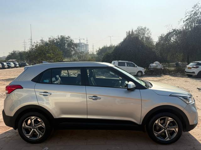 https://images10.gaadi.com/usedcar_image/4531232/original/88f8c14af949a0334455765492b6a7ca.jpg?imwidth=6401