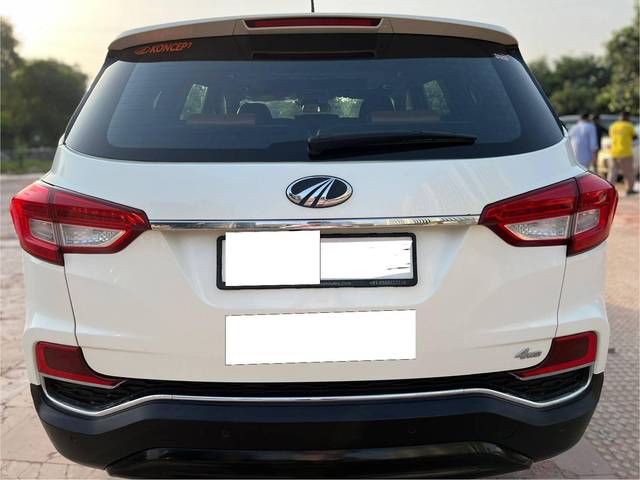 https://images10.gaadi.com/usedcar_image/4531234/original/processed_15e54f3ef5bb29c38cfb3feea1a6aa9b.jpg?imwidth=6402