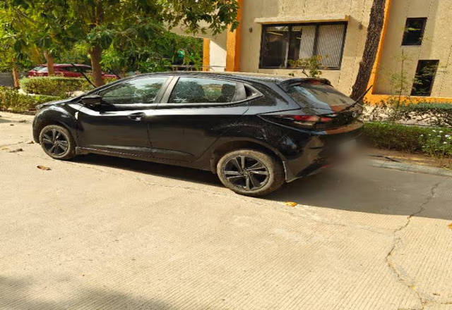 https://images10.gaadi.com/usedcar_image/4531237/original/706ca151-9054-465a-8fcb-b8d752c14239.?imwidth=6402