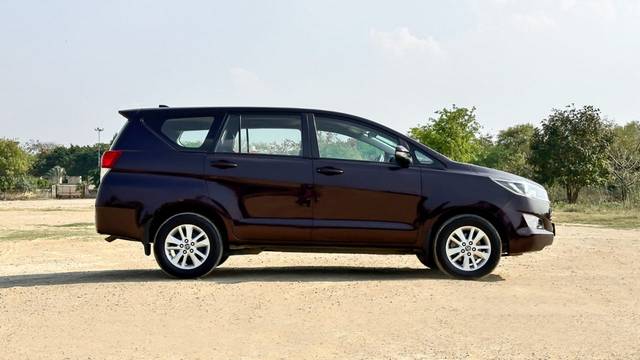 https://images10.gaadi.com/usedcar_image/4531243/original/3b5a7cd08a0904812fdb8ddc50d4f52b.jpg?imwidth=6401