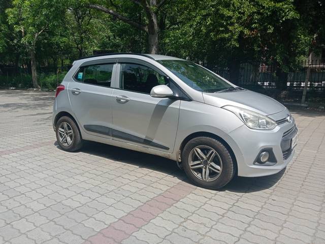 https://images10.gaadi.com/usedcar_image/4531247/original/47d27eecb2c083e8e821af4b4fce0ec8.jpg?imwidth=6401