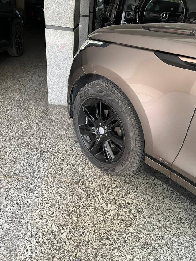 https://images10.gaadi.com/usedcar_image/4531251/original/processed_501bccedd26909b27fb498033cd96e7d.jpeg?imwidth=6402