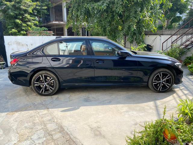 https://images10.gaadi.com/usedcar_image/4531260/original/b8ea80c7beece1a9eda51f079a10756c.jpg?imwidth=6401