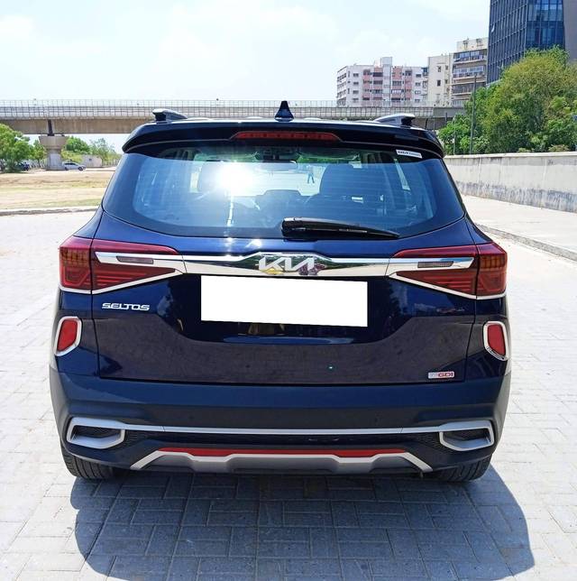 https://images10.gaadi.com/usedcar_image/4531271/original/processed_a04411bd023993905fa6c9d4d43365ba.jpg?imwidth=6401