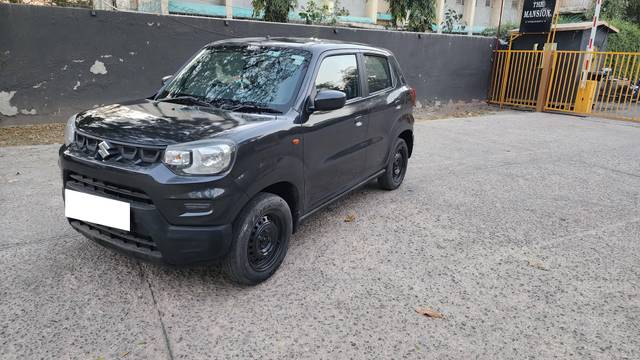 https://images10.gaadi.com/usedcar_image/4531335/original/processed_749042ad324f7cde5e2cc0ef9313c2b2.jpg?imwidth=6402