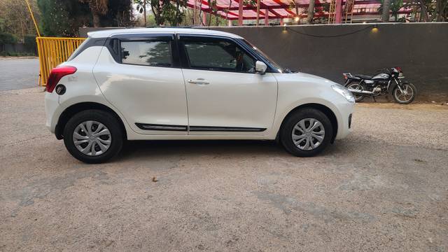 https://images10.gaadi.com/usedcar_image/4531343/original/e3eb7a32435b940e9418612a93eeaca9.jpg?imwidth=6401