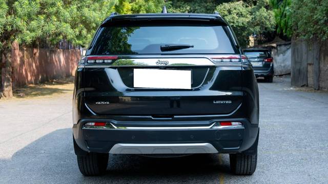 https://images10.gaadi.com/usedcar_image/4531350/original/processed_51a77ae1868a8f42ccf8d6d205c9802c.jpg?imwidth=6401