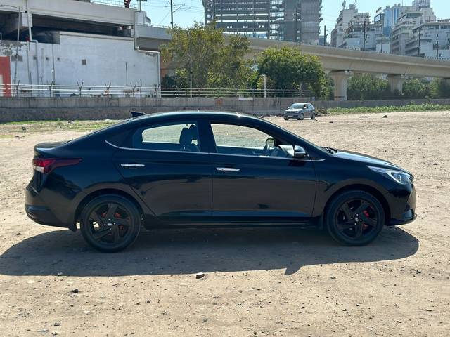 https://images10.gaadi.com/usedcar_image/4531352/original/411411525dd7eda340b090ac1f24cb34.jpg?imwidth=6401