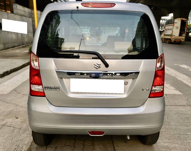 https://images10.gaadi.com/usedcar_image/4531362/original/processed_42ac00ade7d0be52329c3999c40b40b2.jpeg?imwidth=6402