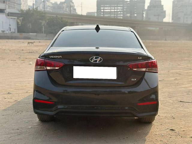 https://images10.gaadi.com/usedcar_image/4531364/original/processed_9813b877591bb5d62e9bc604365443c8.jpg?imwidth=6402