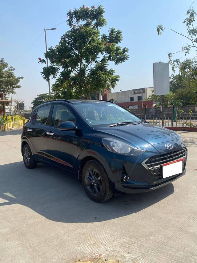 https://images10.gaadi.com/usedcar_image/4531370/original/processed_451e3f16b5377228659432192a58e7bc.jpg?imwidth=6400