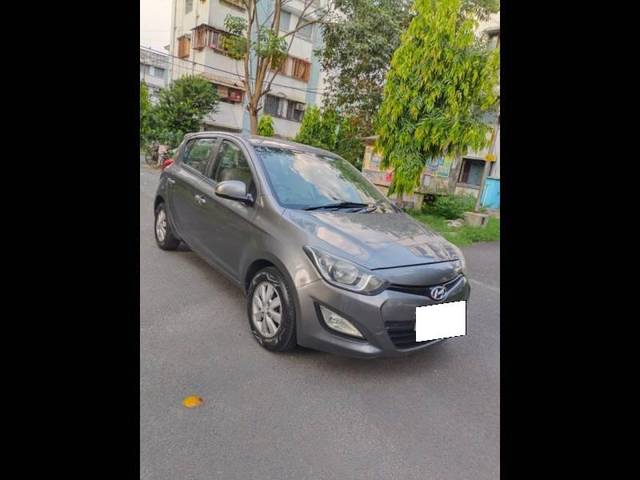 https://images10.gaadi.com/usedcar_image/4531375/original/processed_b2d8a6354834896dc1c3f171f33d1fbc.jpg?imwidth=6400