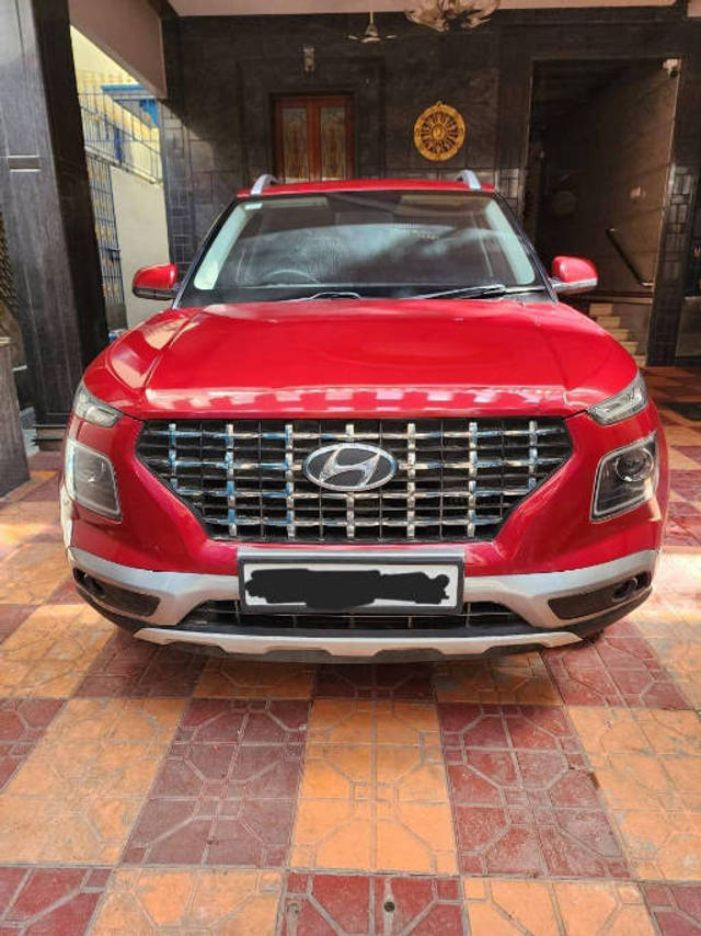 https://images10.gaadi.com/usedcar_image/4531382/original/processed_a8e1d19e6935d15dcb328afa6cde9332.png?imwidth=6400
