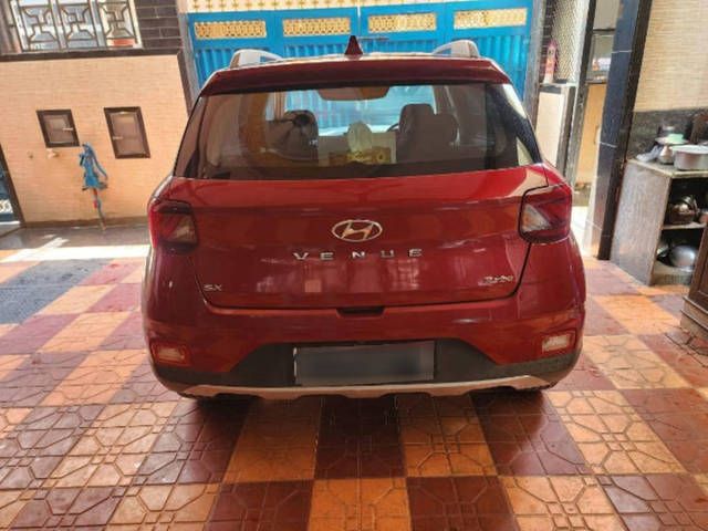 https://images10.gaadi.com/usedcar_image/4531382/original/processed_ffa45ee08748654a035e77dec5b796ef.png?imwidth=6402