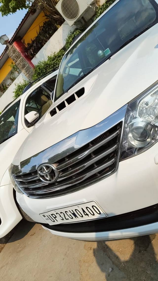 https://images10.gaadi.com/usedcar_image/4531384/original/5ab35a5864afb010b4ae189ccd7cb6b7.jpg?imwidth=6401