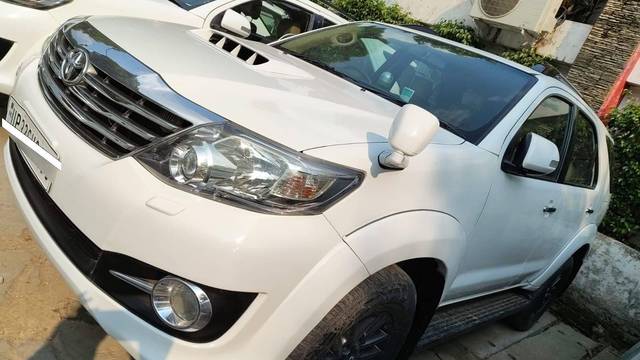 https://images10.gaadi.com/usedcar_image/4531384/original/processed_d5eae7d6cecfa655ae296b7cad4700cd.jpg?imwidth=6400