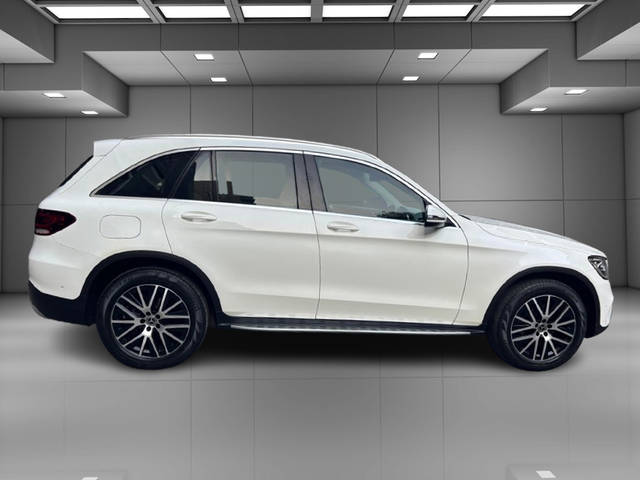 https://images10.gaadi.com/usedcar_image/4531385/original/87d847afd96a5a5b35e815a8554417df.jpg?imwidth=6401
