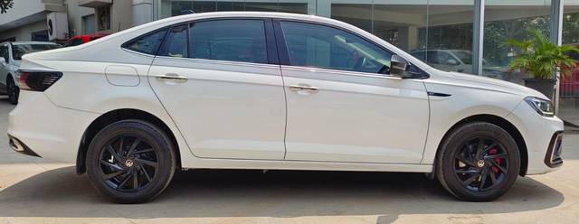 https://images10.gaadi.com/usedcar_image/4531394/original/027f9a9b80046b20e50adef29294c943.jpg?imwidth=6401