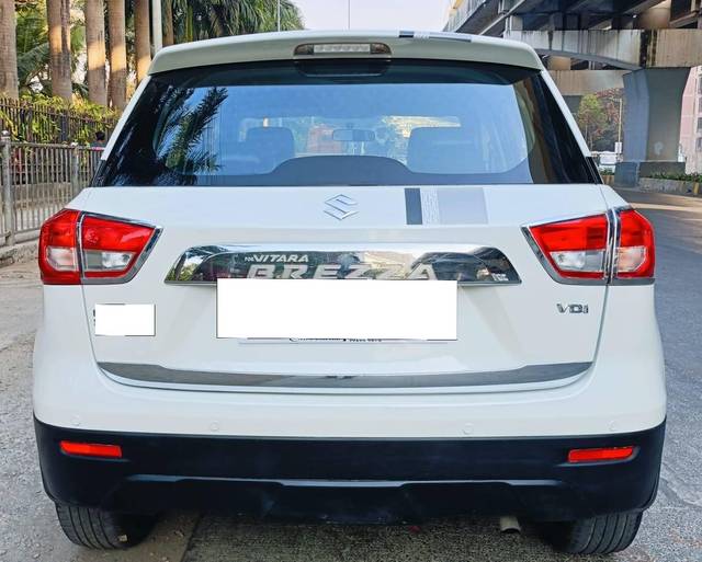 https://images10.gaadi.com/usedcar_image/4531398/original/processed_c8d5cfa4b5399e234f814f2b77bb1be7.jpeg?imwidth=6402