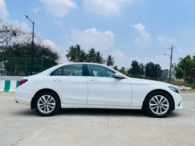 https://images10.gaadi.com/usedcar_image/4531400/original/23576a7a5e239b101cfd9dccaee6a4a1.jpg?imwidth=6401