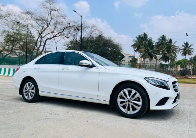 https://images10.gaadi.com/usedcar_image/4531400/original/9873046cf4196c3d1dbbb718b7fefd84.jpg?imwidth=6400