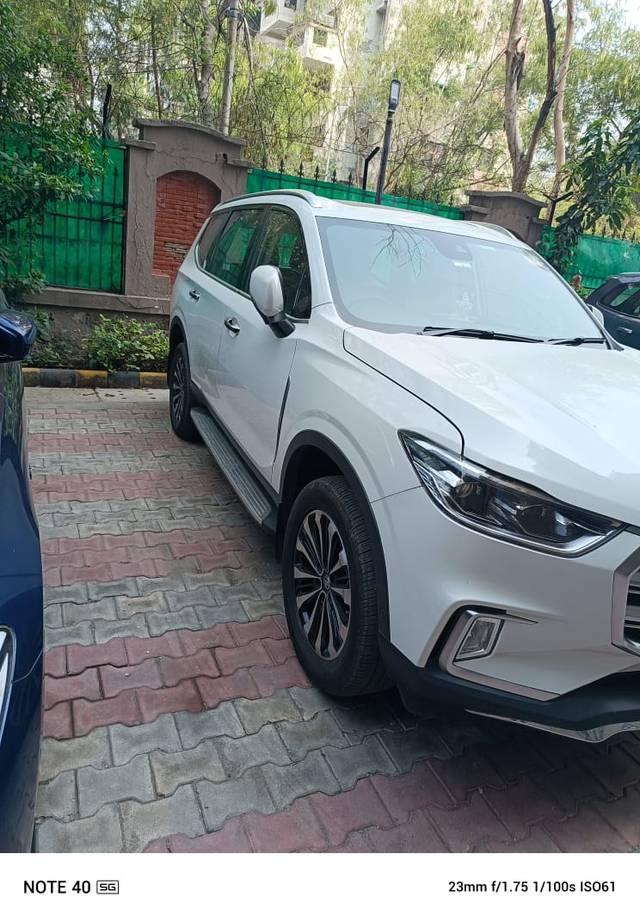 https://images10.gaadi.com/usedcar_image/4531404/original/743b2bc5-fc30-4ad7-bb21-039a15ee1129.jpg?imwidth=6402