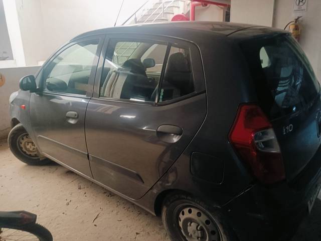 https://images10.gaadi.com/usedcar_image/4531406/original/70c29577-9bd4-4d7e-a2a7-1fb012b956bb.jpg?imwidth=6401
