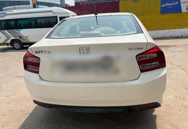 https://images10.gaadi.com/usedcar_image/4531422/original/8f184a83-424f-4f60-9890-2d0a9f8bf55c.?imwidth=6400