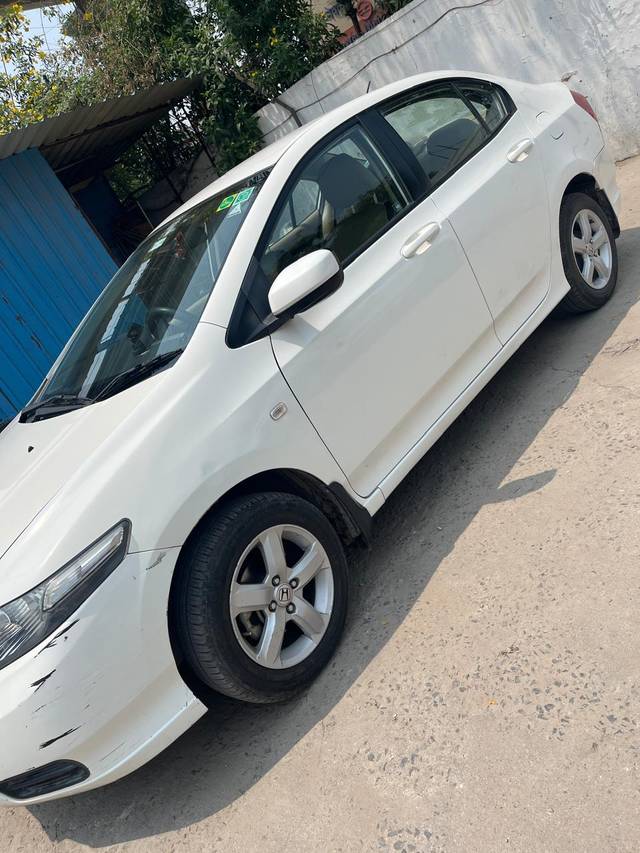 https://images10.gaadi.com/usedcar_image/4531422/original/e51b0332-7225-4157-a75d-47075503db82.jpg?imwidth=6401