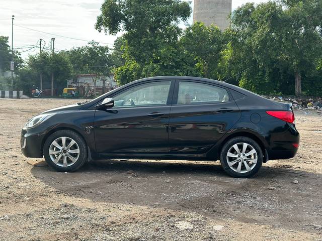 https://images10.gaadi.com/usedcar_image/4531435/original/303f6e7969e3bc0c9fd5a6af026de541.jpg?imwidth=6402