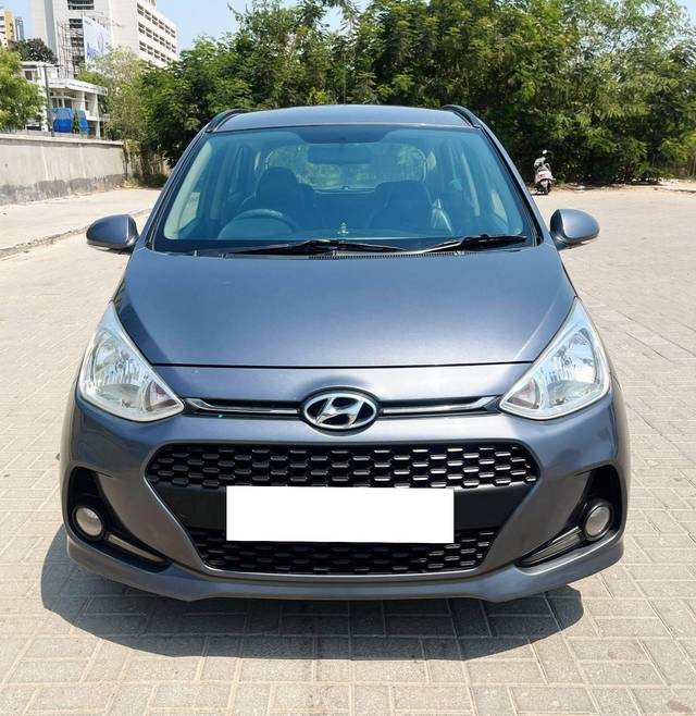 https://images10.gaadi.com/usedcar_image/4531438/original/processed_e73385eab60d82dd6f8edbd337555d4c.jpg?imwidth=6402