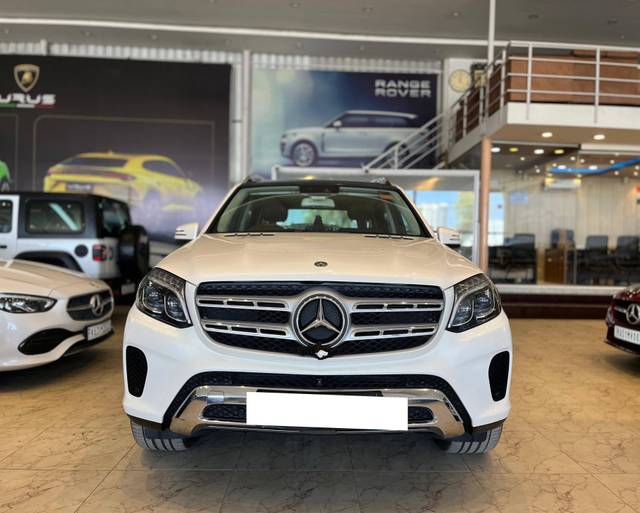 https://images10.gaadi.com/usedcar_image/4531442/original/processed_54d0201611fd4c1be55197c61870defe.jpg?imwidth=6402