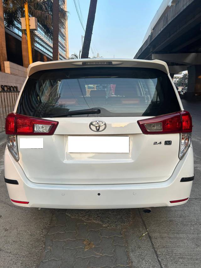 https://images10.gaadi.com/usedcar_image/4531455/original/processed_357ba2bcc85e8cea0d382c92f0e06905.jpeg?imwidth=6402
