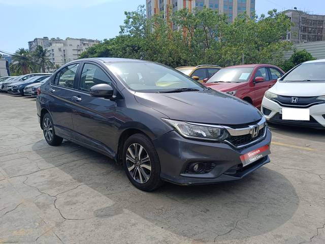 https://images10.gaadi.com/usedcar_image/4531463/original/processed_edf6bb439486ba501819c08d4a1c391c.jpg?imwidth=6400