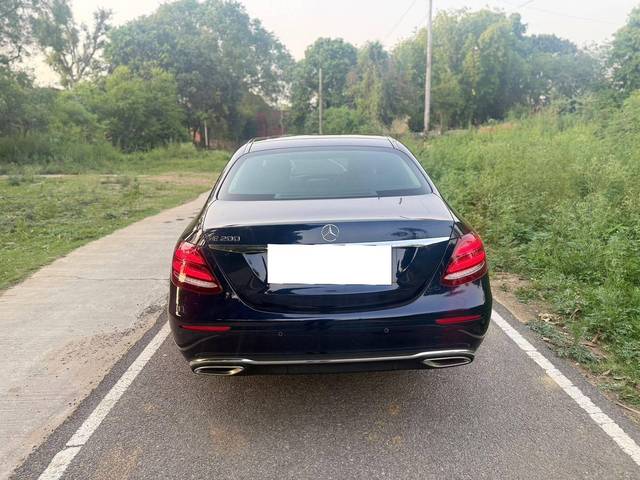 https://images10.gaadi.com/usedcar_image/4531471/original/processed_4a27b6a53d1c926ff90a75be882ac4a8.jpg?imwidth=6402