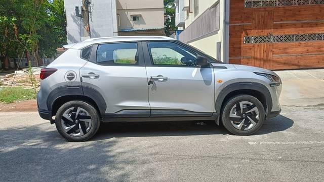 https://images10.gaadi.com/usedcar_image/4531477/original/b59132878a1e8568985923dec7db006b.jpg?imwidth=6401