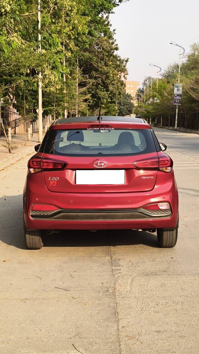https://images10.gaadi.com/usedcar_image/4531478/original/processed_dba043f57a7eccf3b4997b6f198e3609.jpg?imwidth=6401